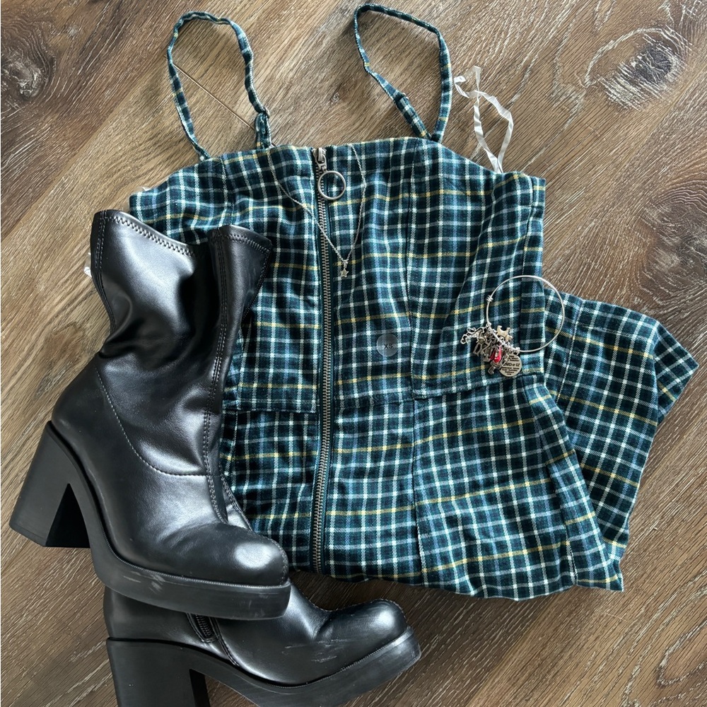 Brand New with Tags Gingham Aeropostale Dress!